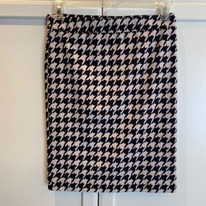 Black houndstooth skirt